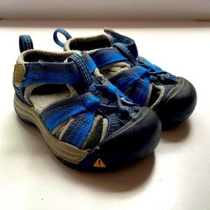 Keen Newport Sandals Blue‎ Size 4 Outdoor Summer Sandals Hook and Loop Navy Blue